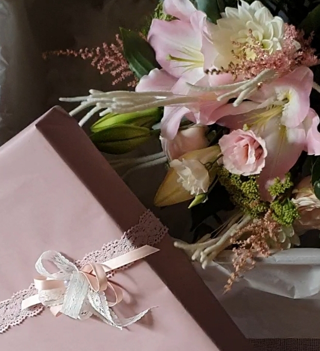 somptueux bouquet dans un emballage de l'Atelier d'Olivier