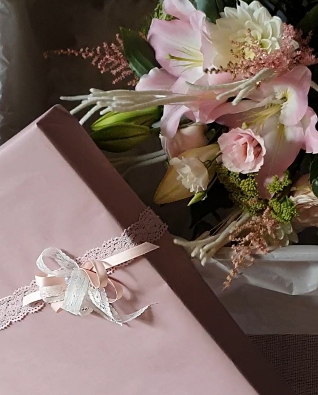 somptueux bouquet dans un emballage de l'Atelier d'Olivier