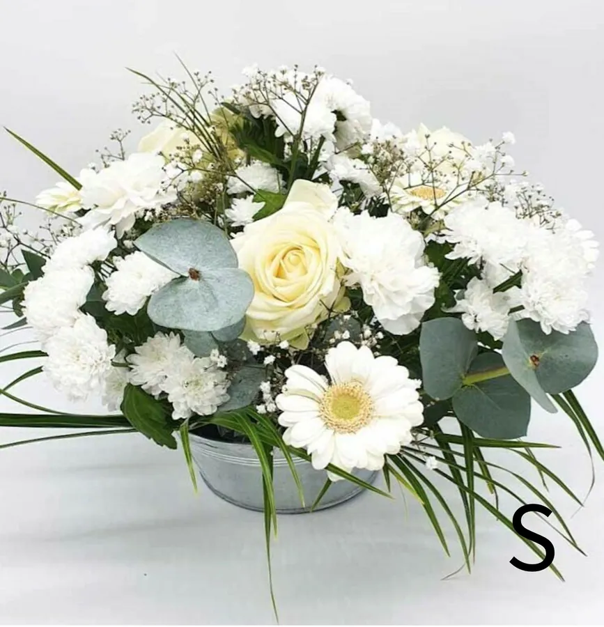 Panier de fleurs blanches — vue 2