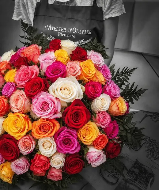 Bouquet de roses multicolores gros boutons haut de gamme